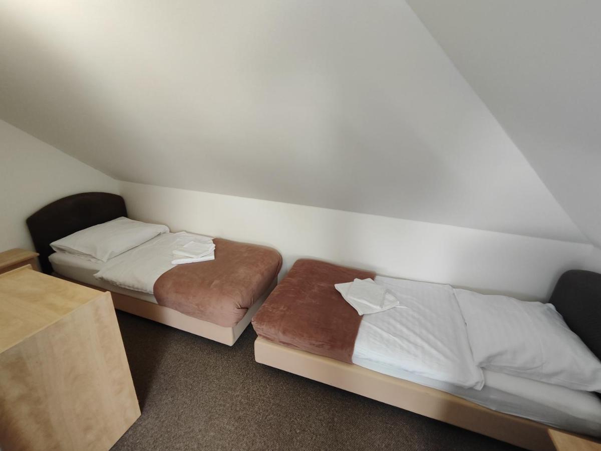 Hotel Stara Skola Mezna Luaran gambar