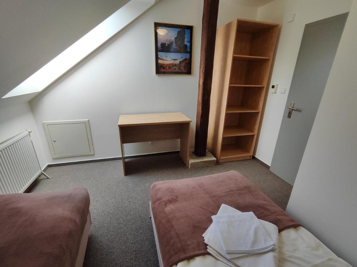 Hotel Stara Skola Mezna Luaran gambar