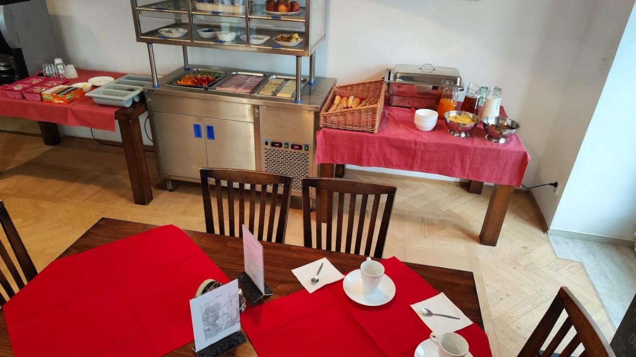 Hotel Stara Skola Mezna Luaran gambar